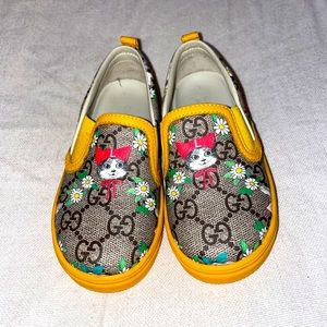 Gucci Kids Cat Leather Trim Logo Slip On Shoes